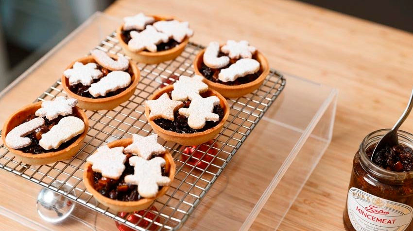 anna polyviou’s australian mincemeat shapes