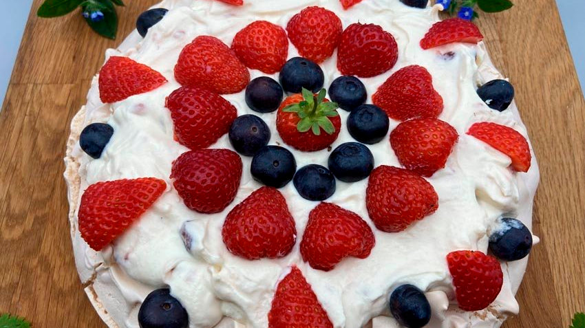 little scarlet strawberry cloud