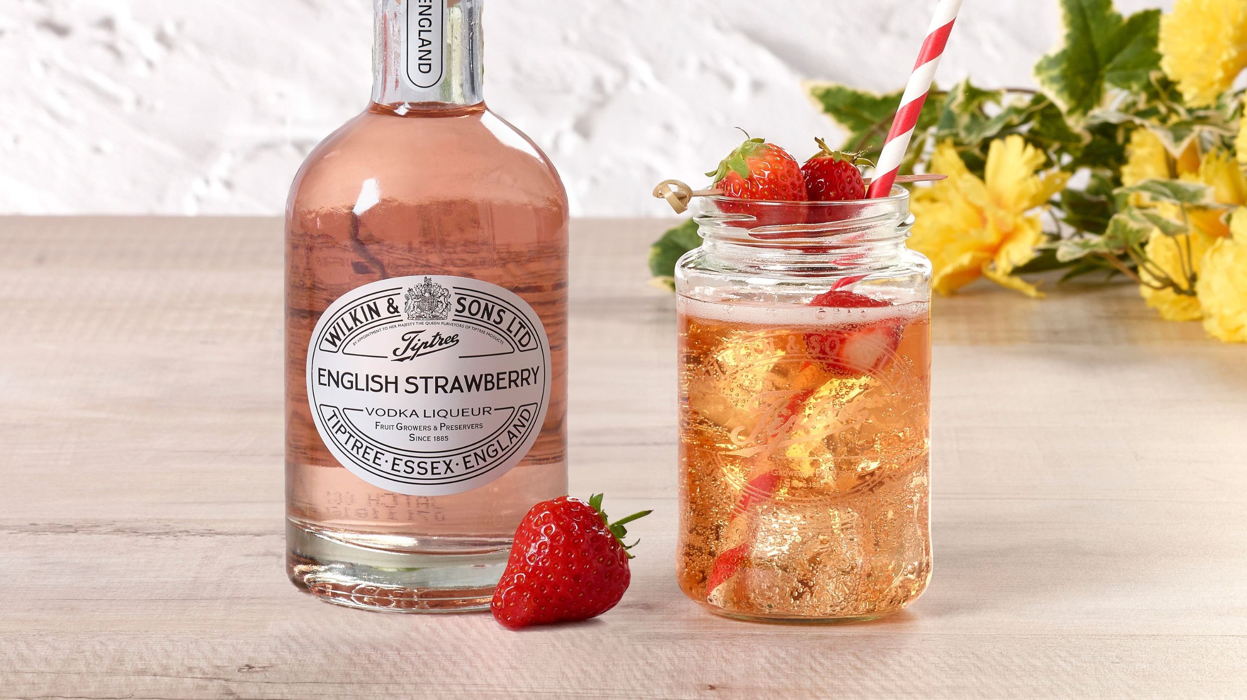 Strawberries and Cream Soda Vodka Fizz