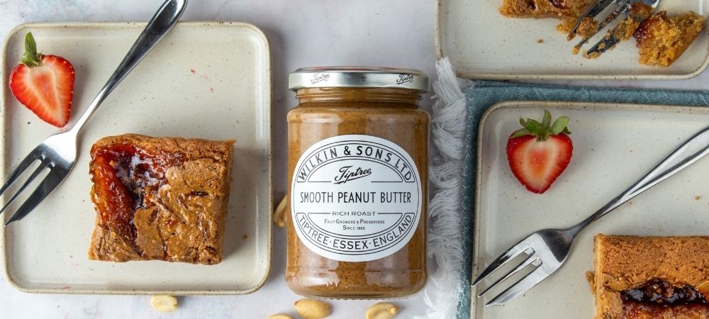 PB&J Blondies – Tiptree
