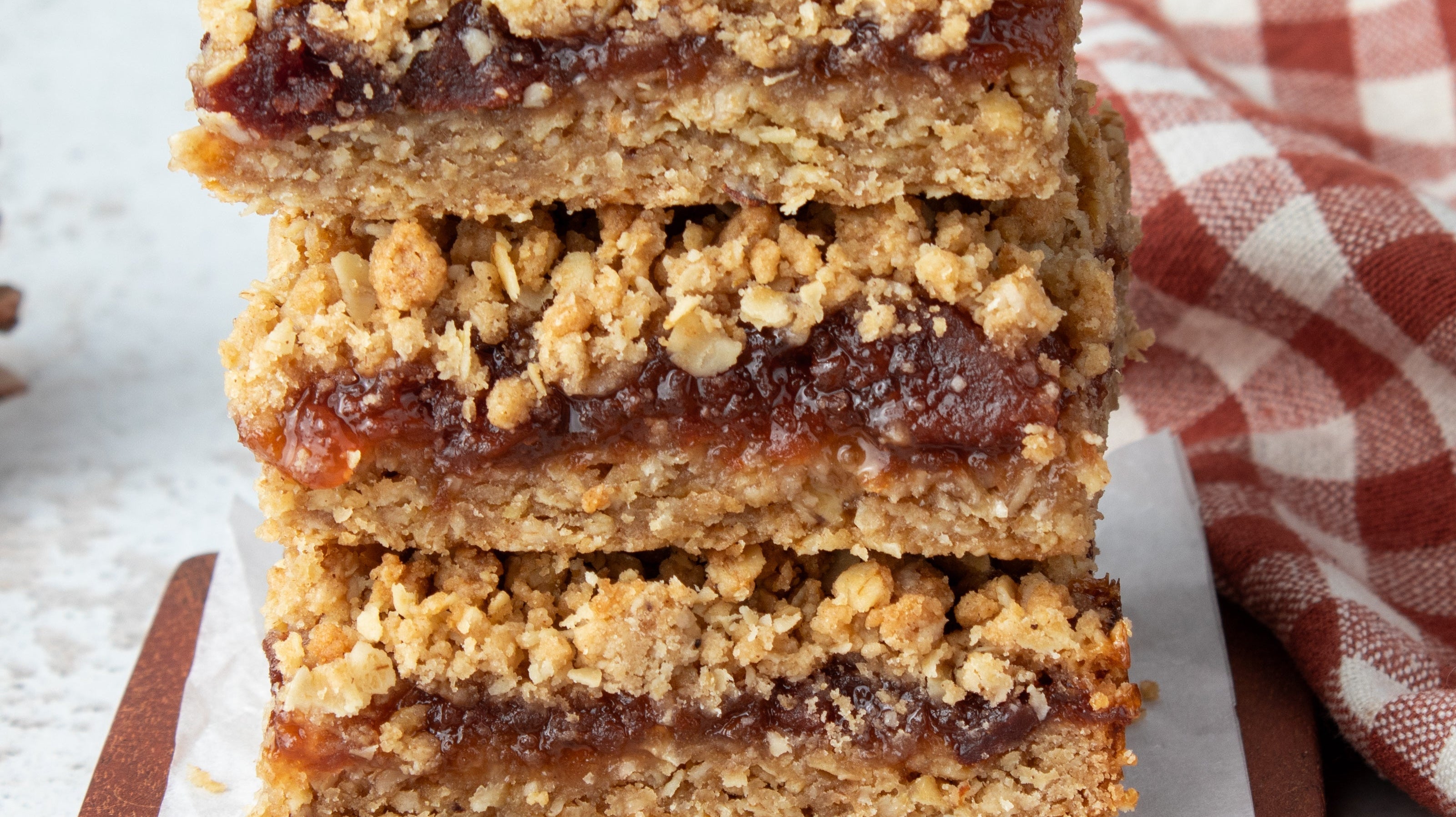 Spiced Autumn Quince Crumble Bars