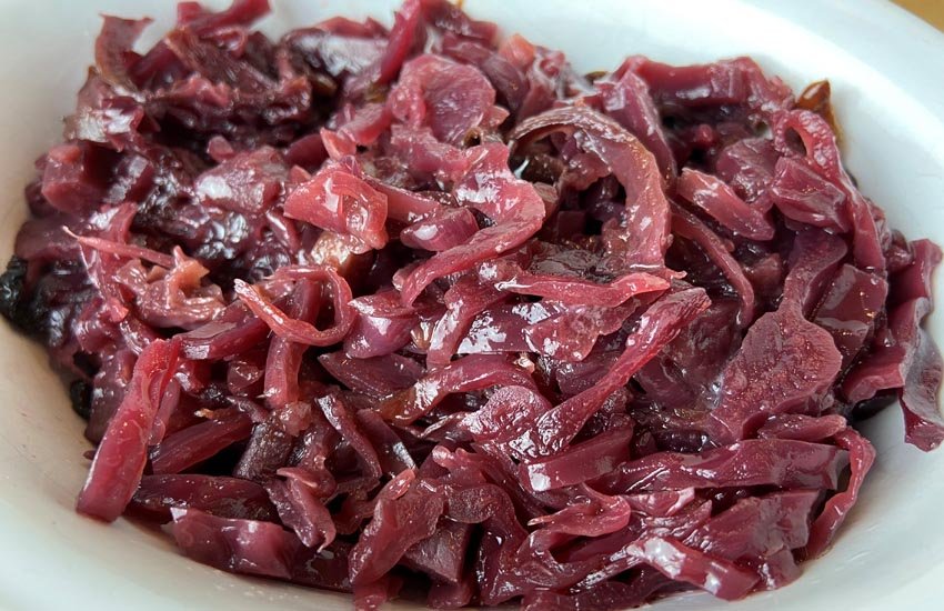 Red cabbage & apple with mulberry jelly