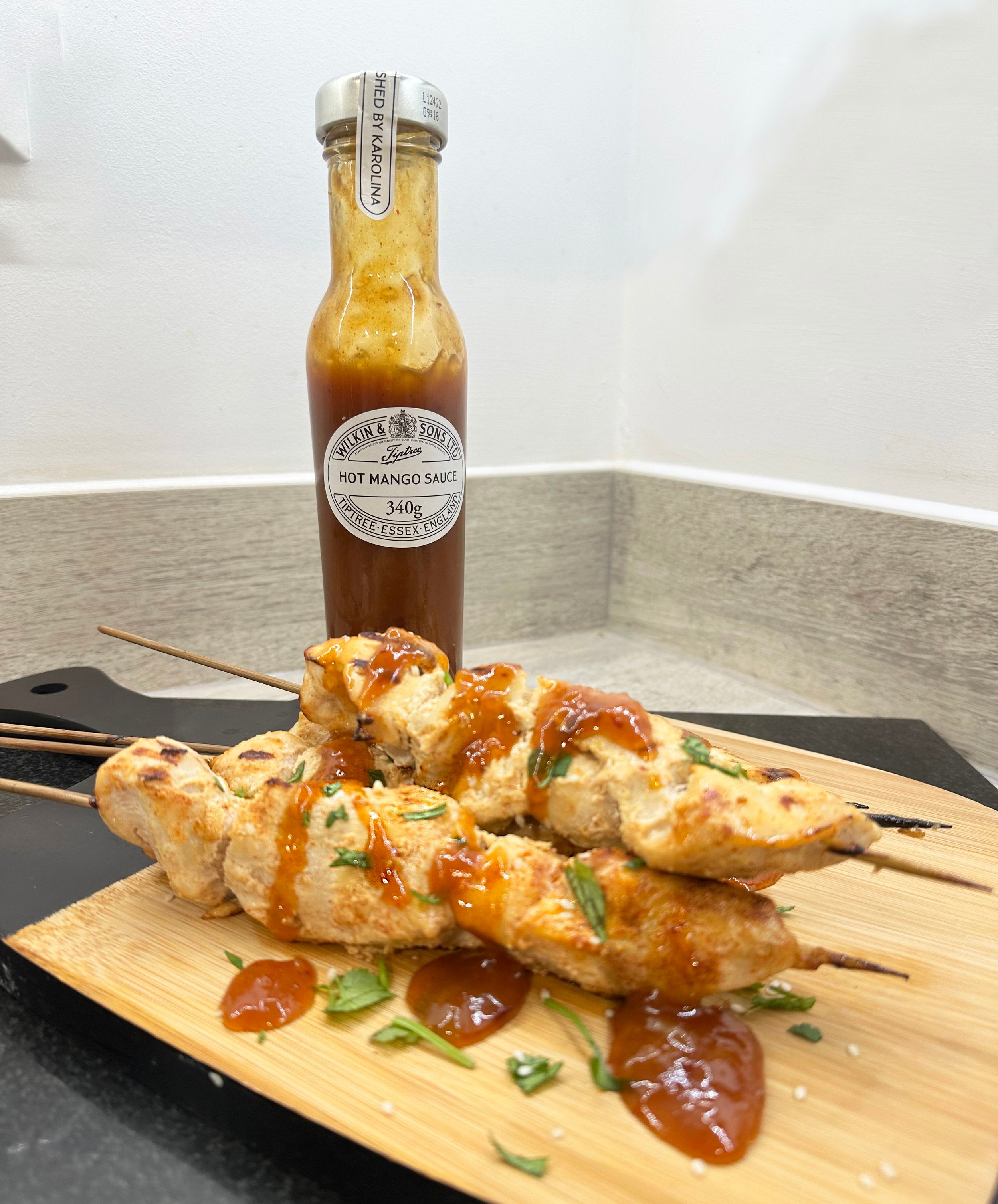 chicken skewers with tiptree hot mango sauce