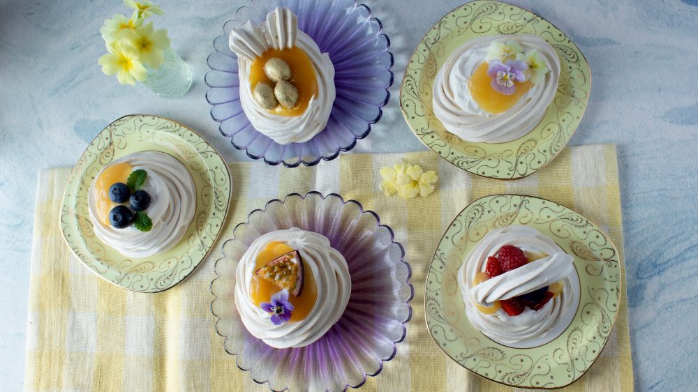 Easter Pavlovas by @mazzymc