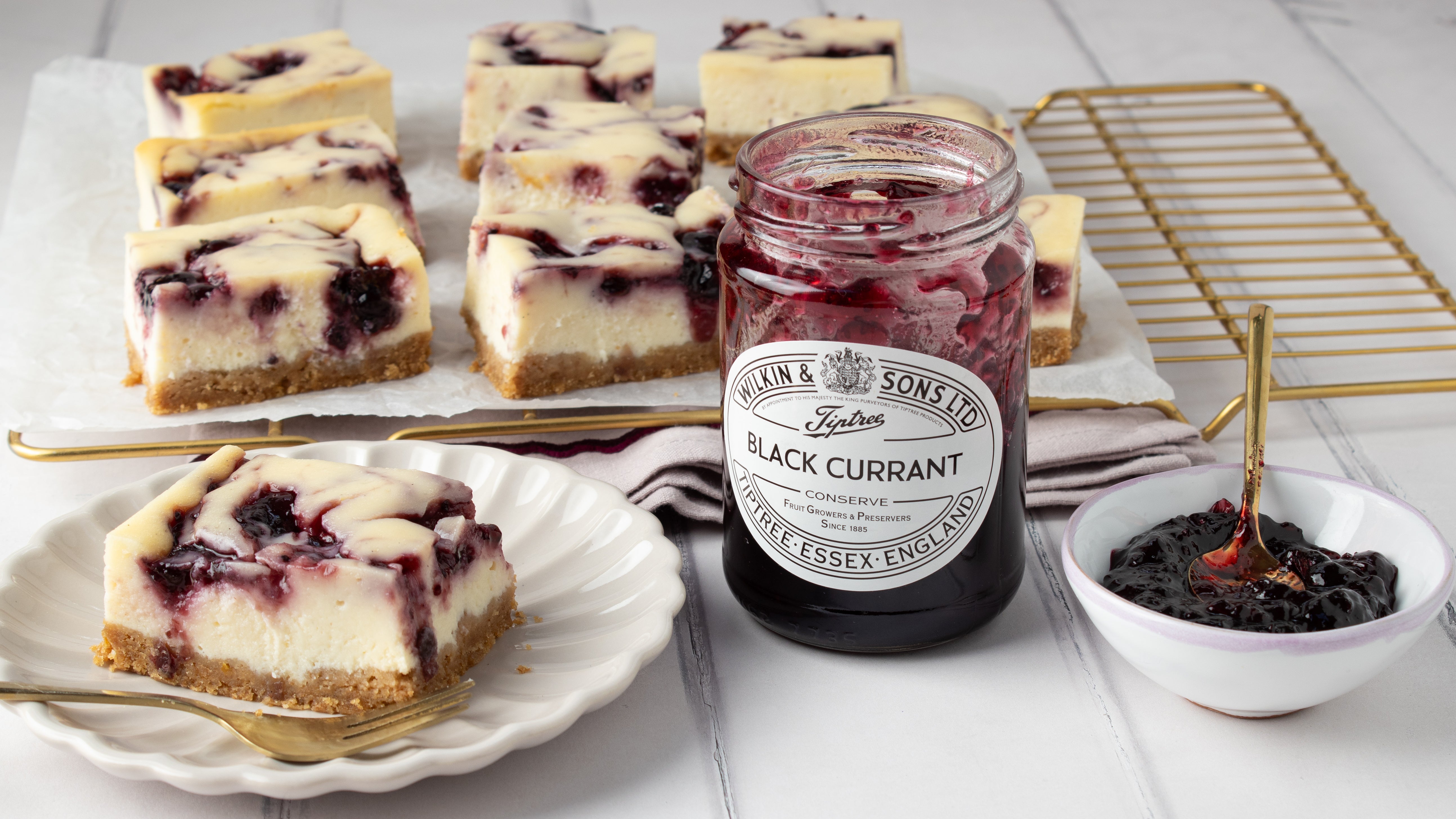 Blackcurrant Cheesecake Bars