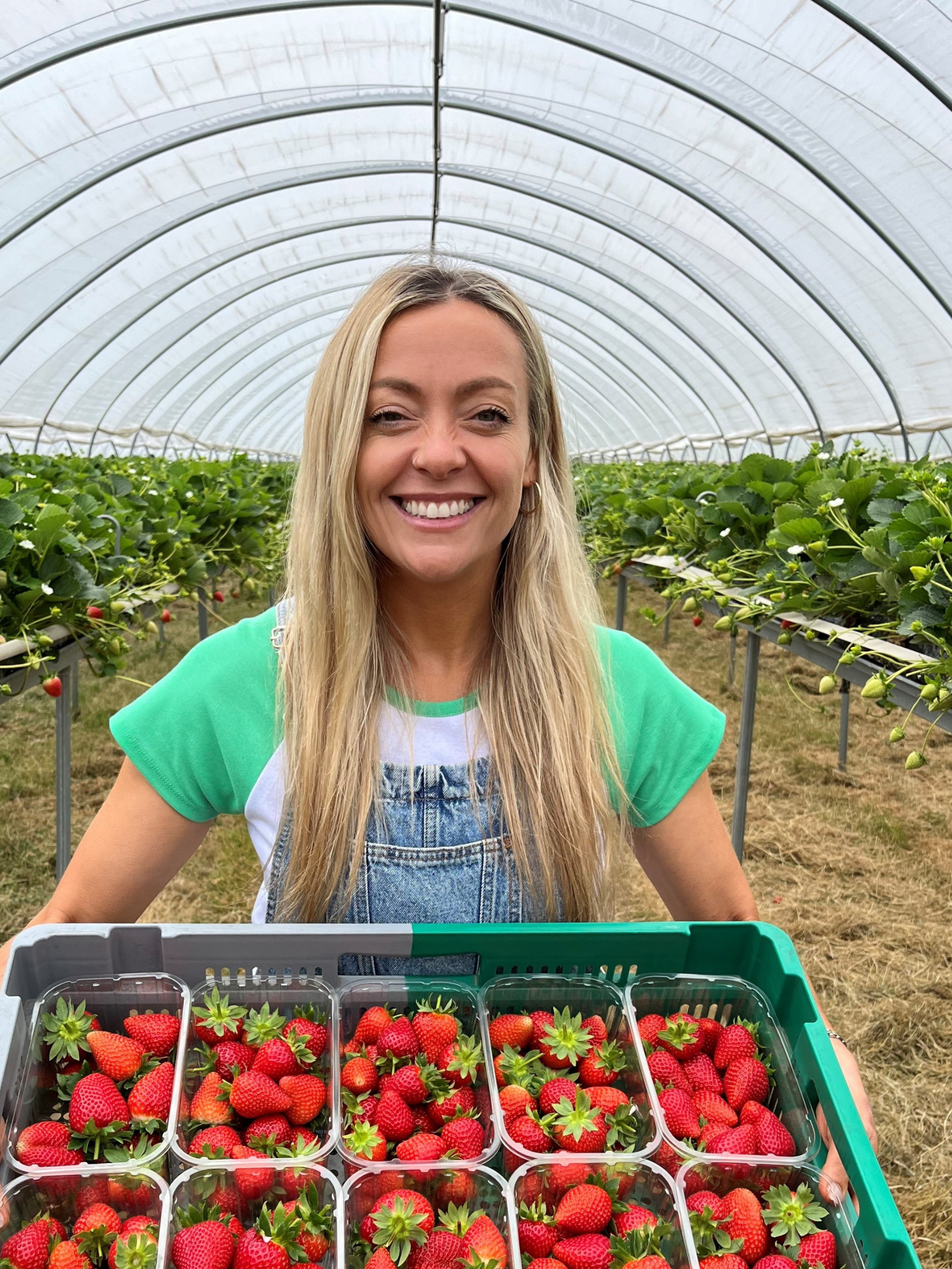 TIPTREE STRAWBERRIES ON TV WITH CHERRY HEALEY