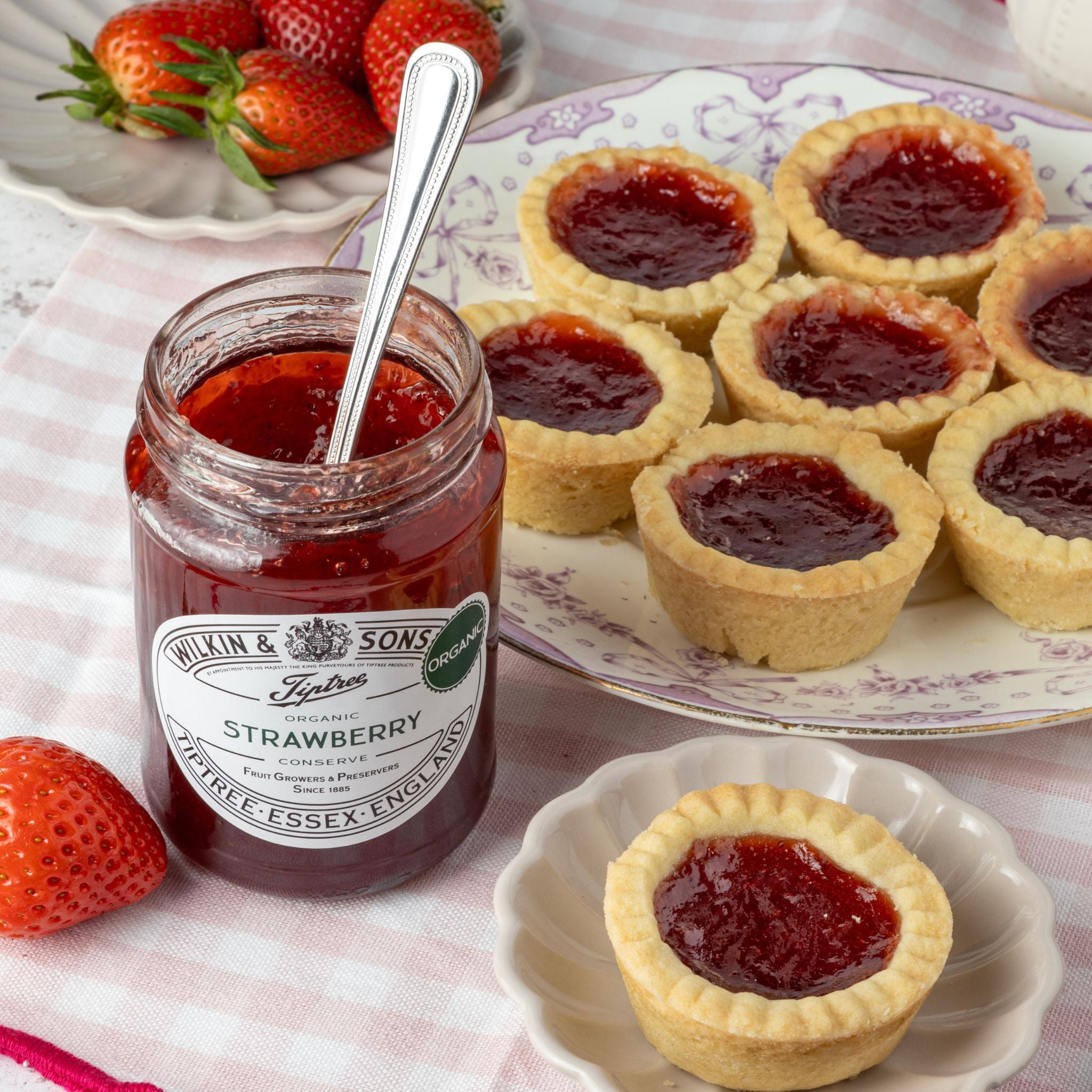 Organic Strawberry Conserve – Tiptree